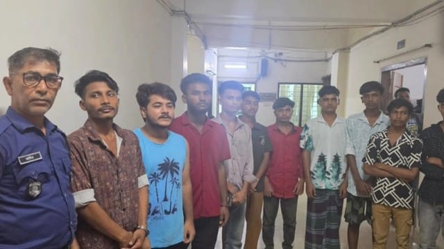 মিছিলের প্রস্তুতিকালে নিষিদ্ধ ছাত্রলীগ-যুবলীগের ১০ নেতাকর্মী গ্রেপ্তার